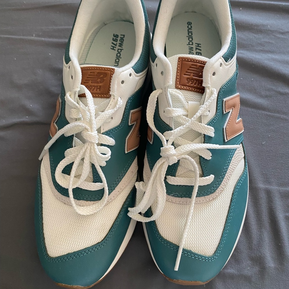 New Balance Teal and White Athletic Shoes